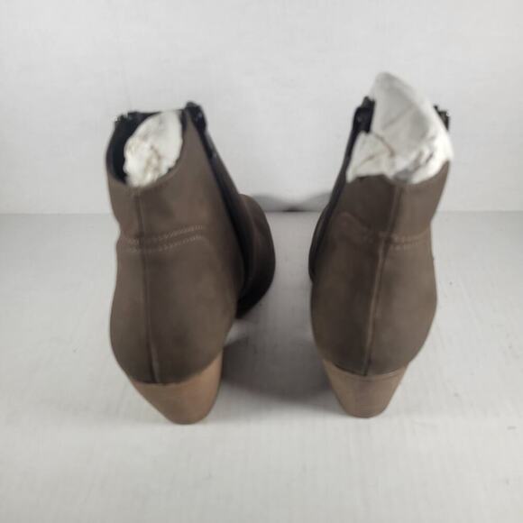 NWT Diba Sequoia Classic Western Feminine Taupe Suede Block Heel Bootie Size 8.5 - Picture 3 of 7